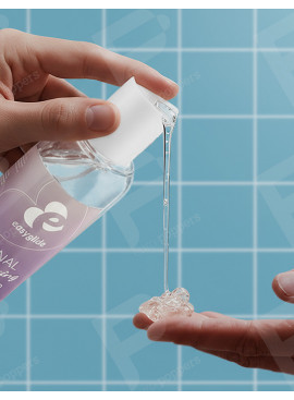 EasyGlide ontspannend anaal glijmiddel 150 ml met de hand