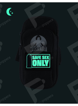 Darklands Fuck Bag TAG Safe Sex Only voorbeeld met arm