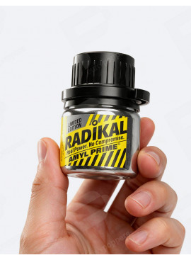 Poppers Radikal Amyl Prime 30 ml in de hand